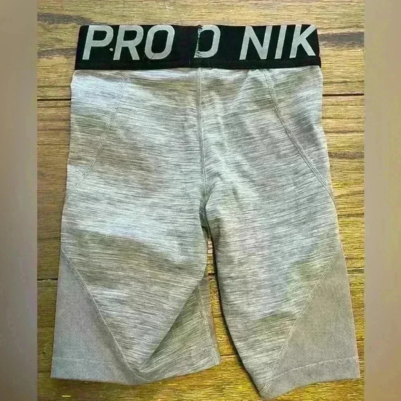 Nike Pro Shorts Women’s size XS - Picture 2 of 3